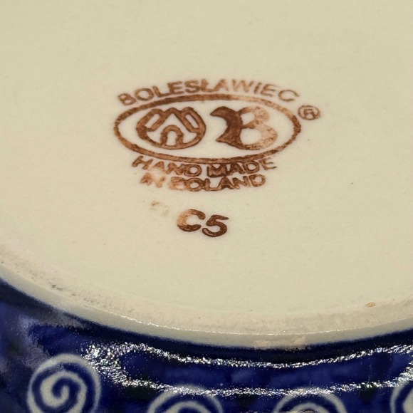 Boleslawiec Polish Pottery Serving Bowl Blue Spiral Pattern 7.5" Handmade - Picture 3 of 4